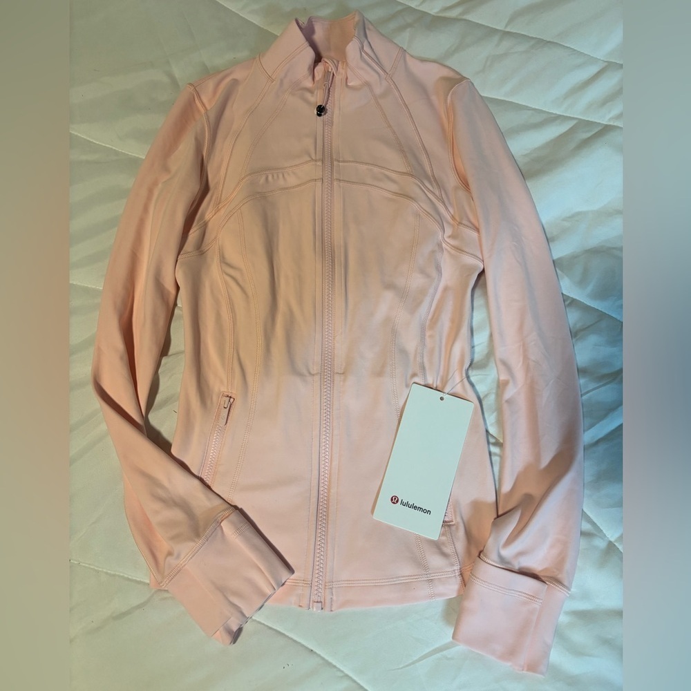 NWT lululemon athletica Define Jacket
Nulu Light Pink Blush Quartz size 4